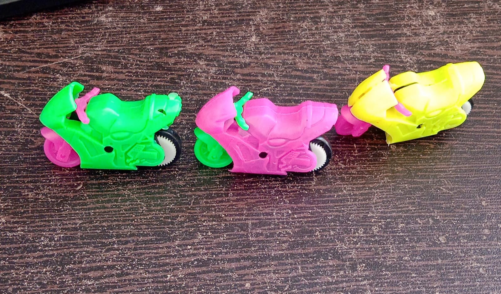 Pull Back Motorcycle Toys, Tiny Gift Latte Motorcycles Toy for Kids Boys Age 3-8 Year Old Pull Back Motorcycle Toys, Tiny Gift Latte Motorcycles Toy for Kids Boys Age 3-8 Year Old